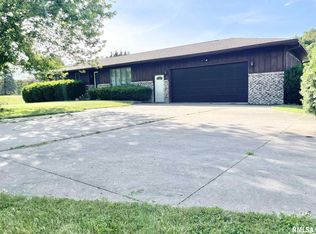 1408 10th Ave, Viola, IL 61486