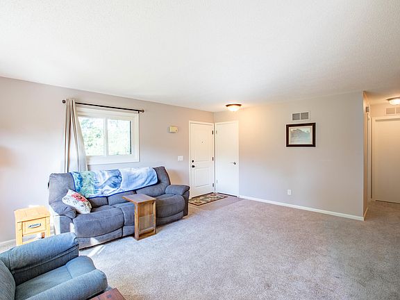 5th image of 2236 Fareway Dr APT 105