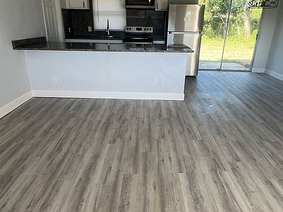2nd image of 4770 Cocoanut Dr