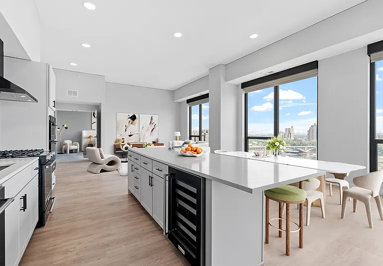 240 Park Avenue — Photo 7
