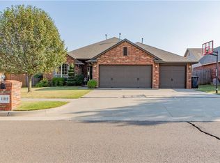 11212 NW 102nd St, Yukon, OK 73099