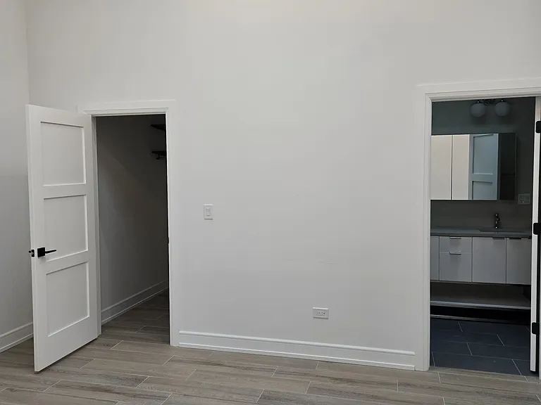 2909 N Milwaukee Ave #3 — Photo 10