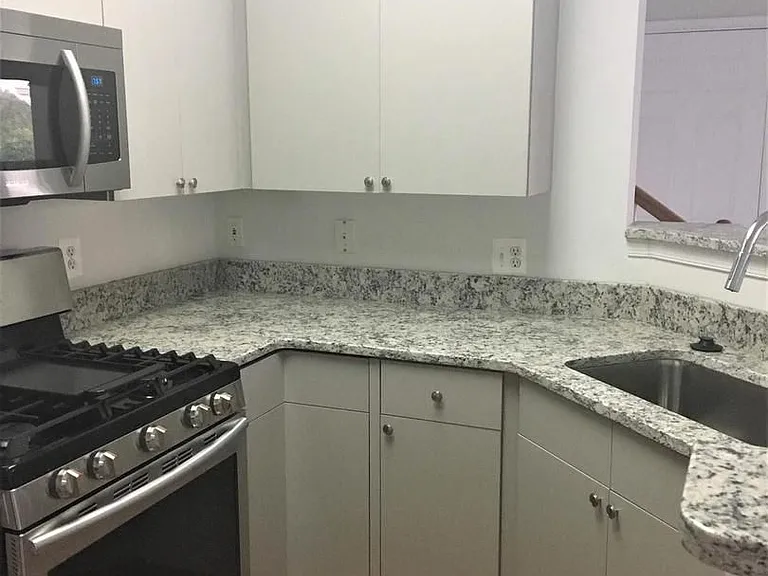 2480 Angeline Dr #304 — Photo 6