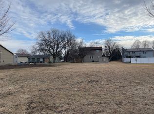 403 E 21st St, Sterling, IL 61081