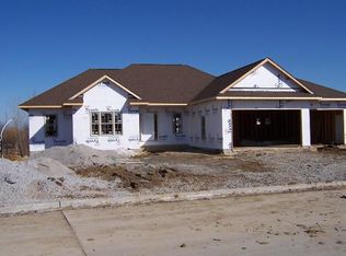 1138 Flagstaff Dr, Iowa City, IA 52246