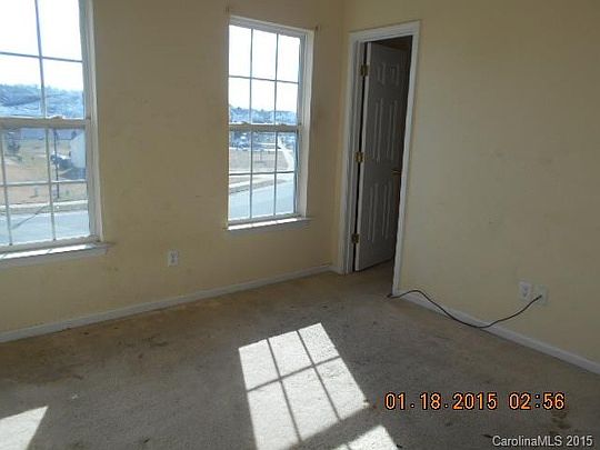 3rd image of 442 Glencroft Dr