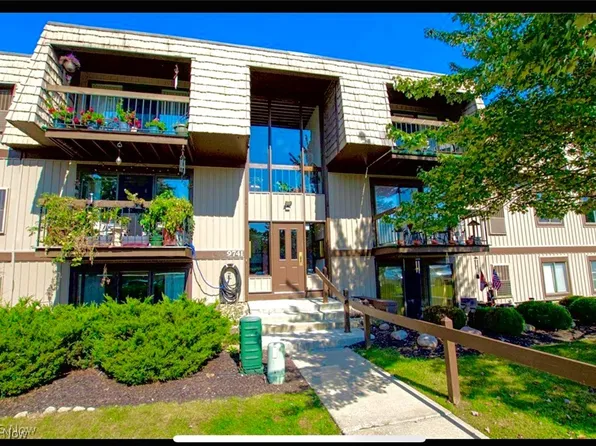 9741 Sunrise Blvd Unit M16, North Royalton, OH 44133