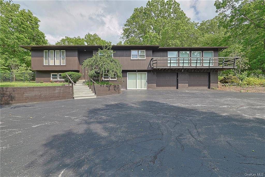 199 Warn Ave, Pine Bush, NY 12566 MLS 11190358 Zillow