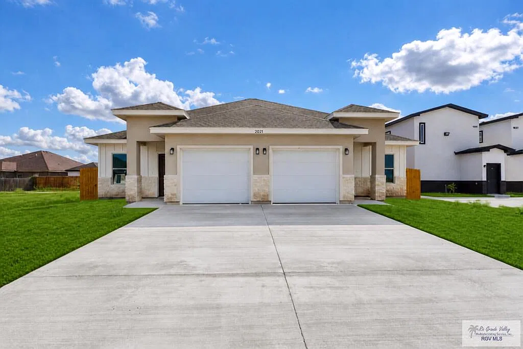 2 bed, 2.0 bath, 2690 sqft, $1,550 — Photo 1