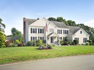 15 Cricket Trl, Guilford, CT 06437