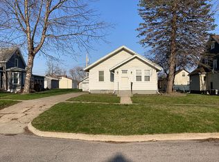 1221 9th St, Nevada, IA 50201