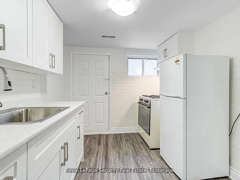 706 Gladstone Ave #LOWER — Photo 10
