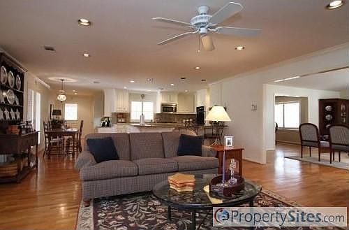 5th image of 9218 Sequoia Dr
