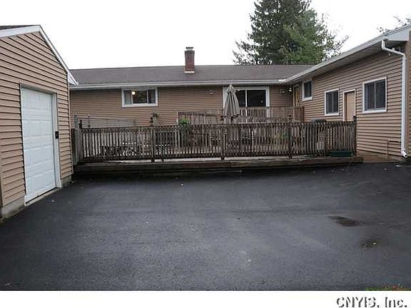 3rd image of 102 Sanderson Dr