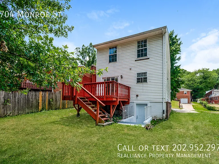 5704 Monroe St — Photo 2