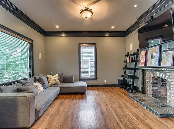 4th image of 1405 Forrest Ave