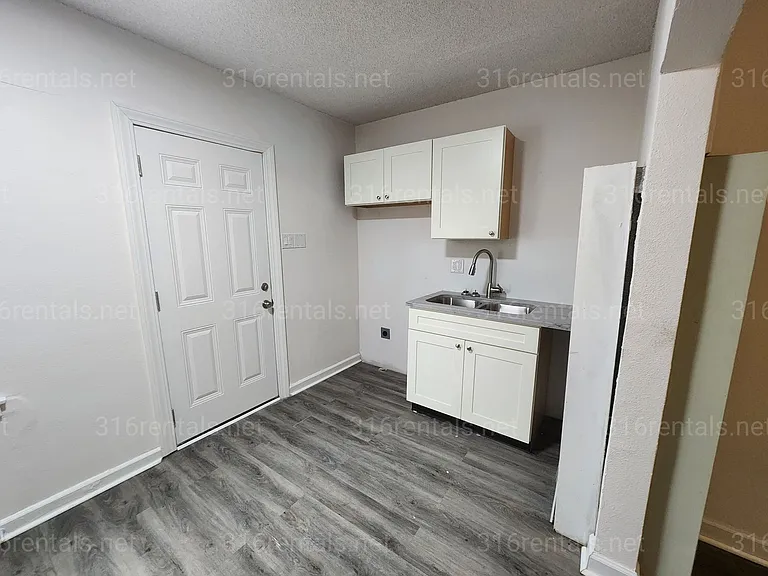 847 N Glendale St — Photo 3