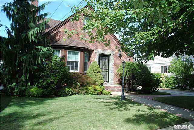 1st image of 106 Emerson Ave