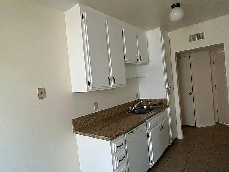 21340 Parthenia St #212 — Photo 1