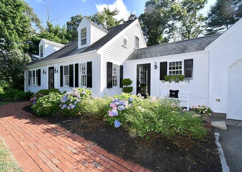 1st image of 200 Standish St