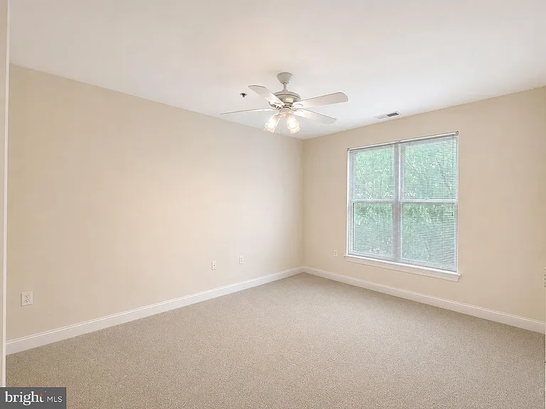 38 Maryland Ave #335 — Photo 21