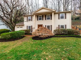 6113 Larstan Dr, Alexandria, VA 22312