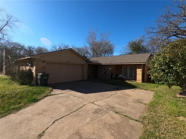 3101 Red Robin Loop, Bryan, TX 77802