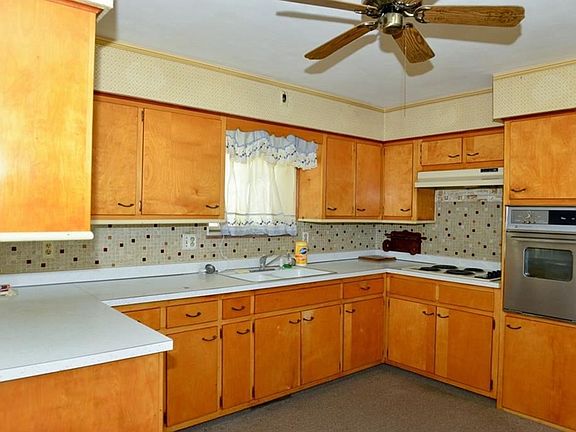 5th image of 1065 Trianon Dr