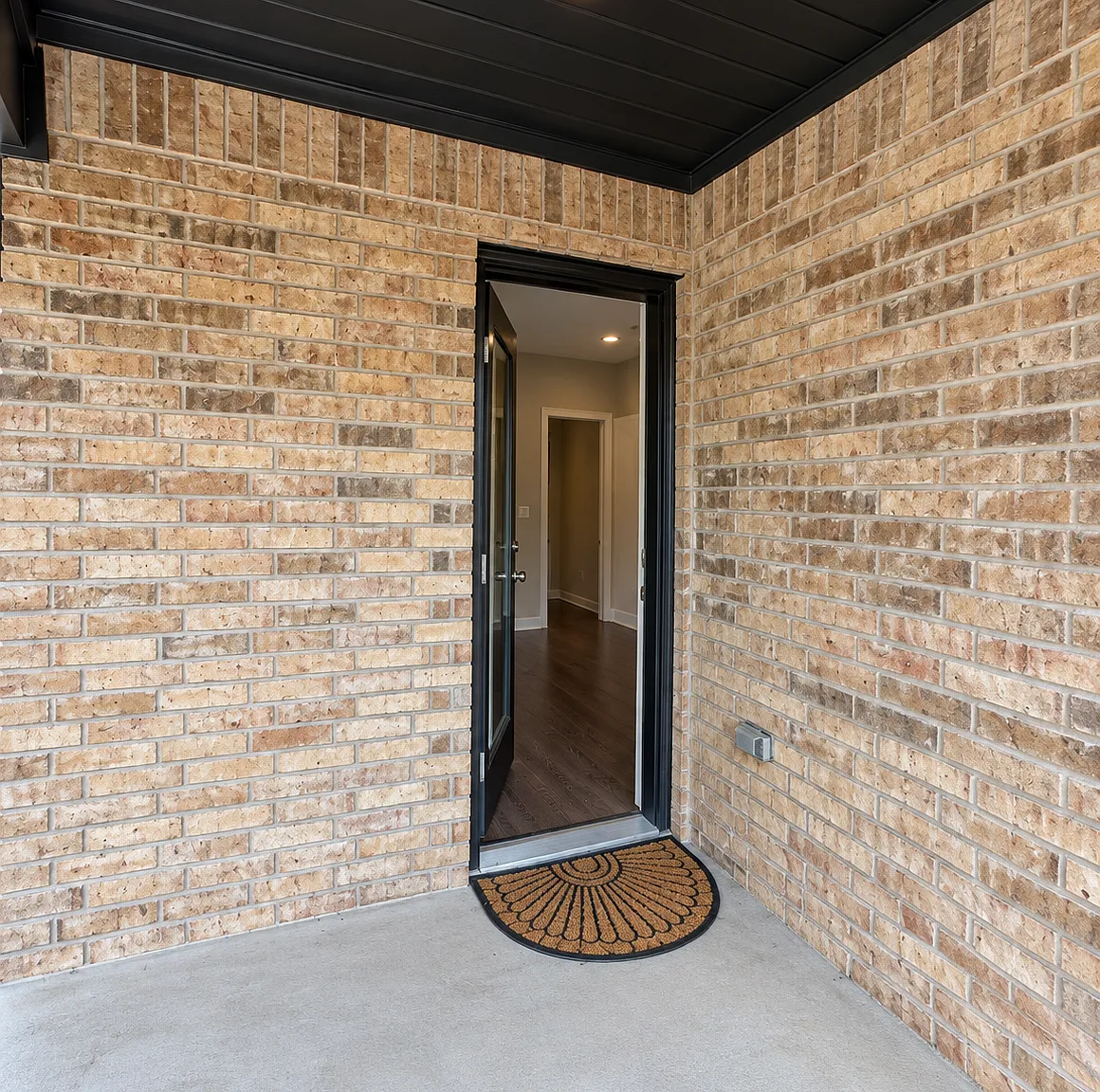 2 bed, 1100 sqft, $1,250 — Photo 2