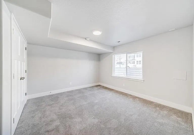 1487 N 3830 W #NEXT TO BATHROOM — Photo 13