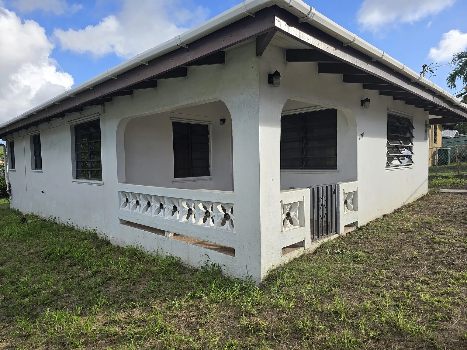 3 bed, $1,800 — Photo 2