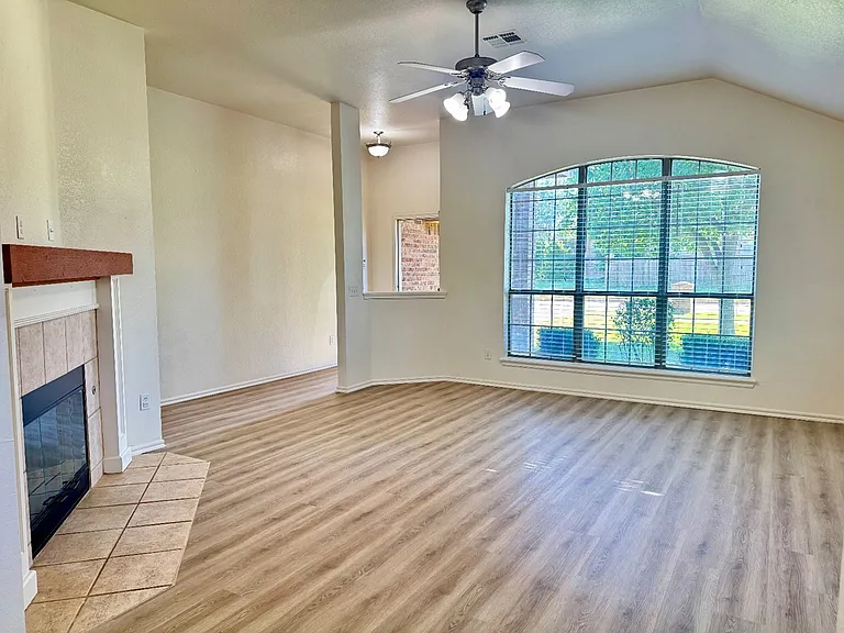 17609 Gold Dr — Photo 4