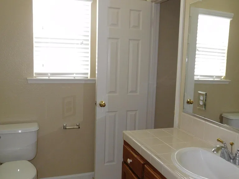5809 W Menlo Ave — Photo 22