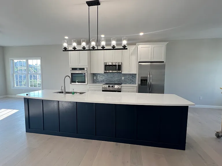 301 Pam Dr — Photo 3