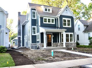 1412 Maple Ave, Wilmette, IL 60091