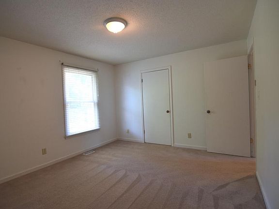 3rd image of 415 Beasley Dr