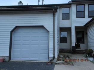 828 Poplar Ct #828, Flemington, NJ 08822