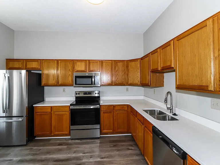 1024 Scofield Dr — Photo 8