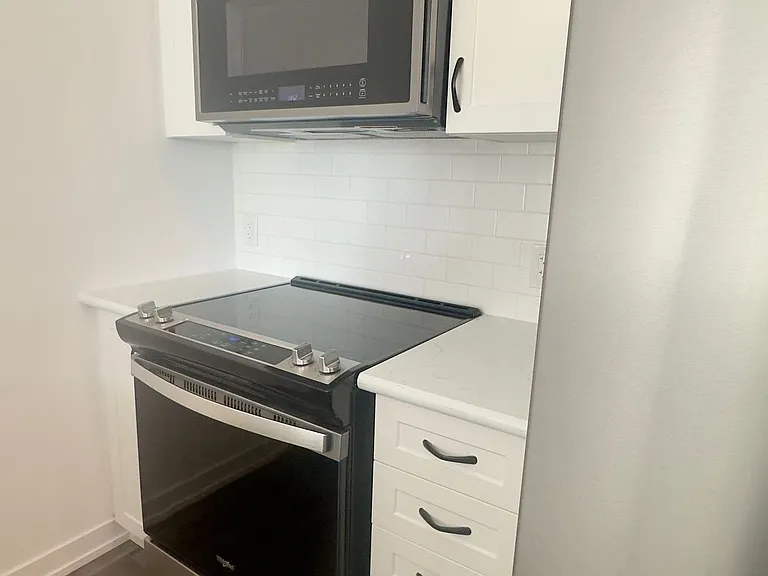 470 Dundas St E #226 — Photo 15