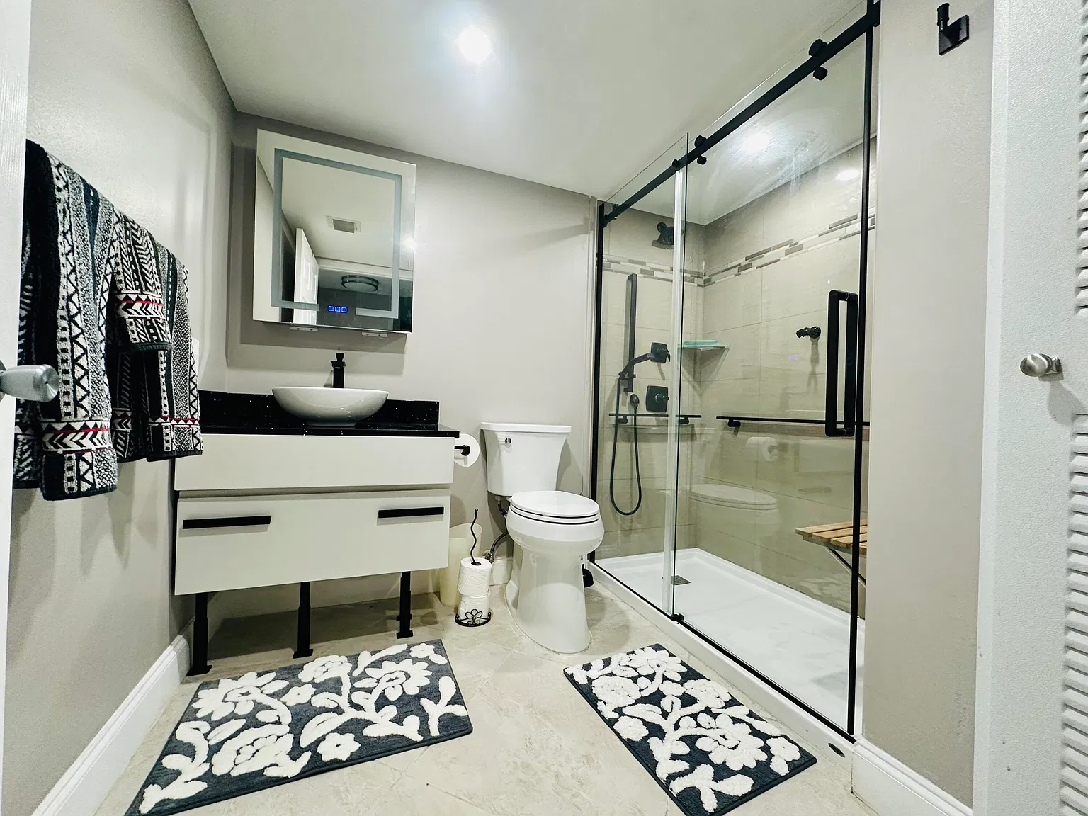 2 bed, 2.0 bath, 1008 sqft, $3,000 — Photo 4