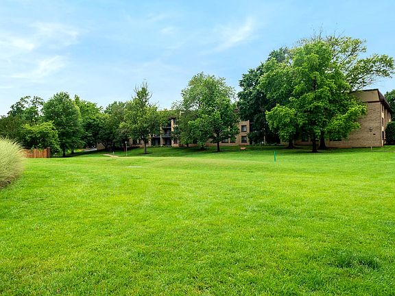 3rd image of 2817 Jermantown Rd APT 101