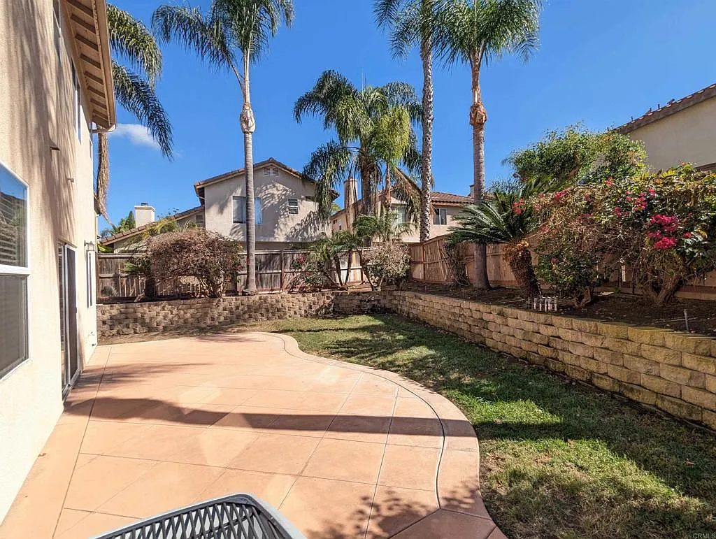 4 bed, 2.5 bath, 1881 sqft, $4,000 — Photo 2