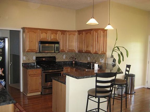 4th image of 1435 Bradford Ln