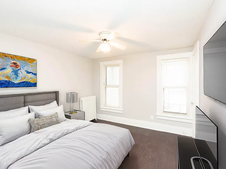 405 Alexander St — Photo 8