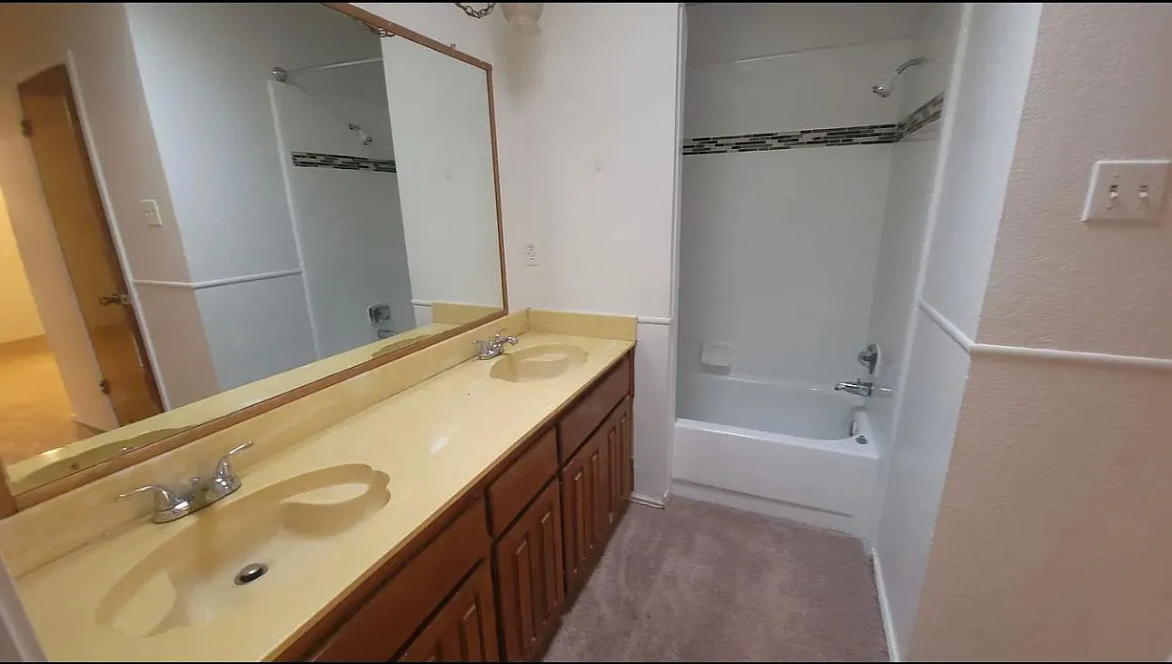 6824 Loma Vista Dr — Photo 3