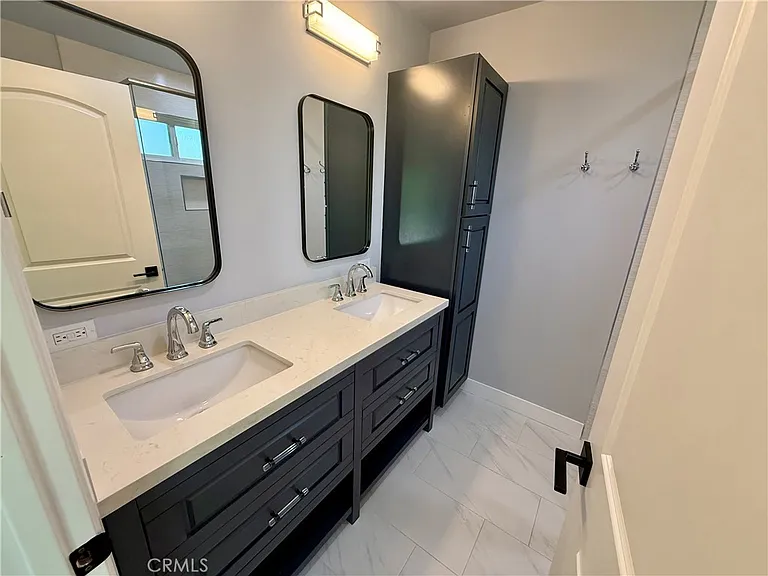 517 Blossom Ln — Photo 19