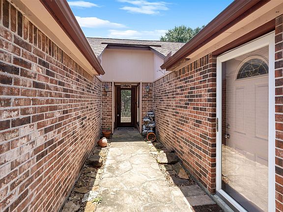 2nd image of 6907 Briarfield Dr