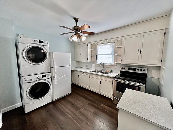 2nd image of 5621 Killarney Pl