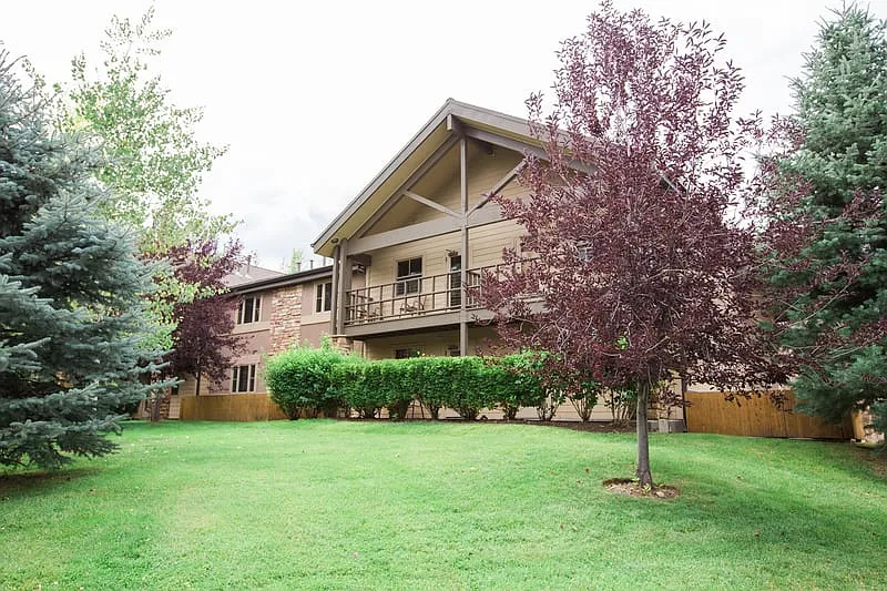 2 bed, 935 sqft, $2,145 — Photo 1