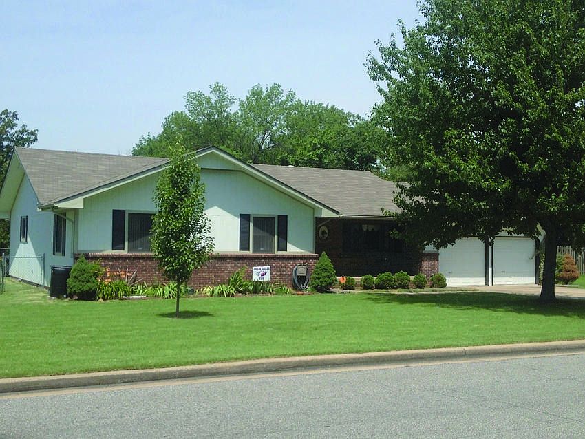 2nd image of 2802 N Chandler Ave